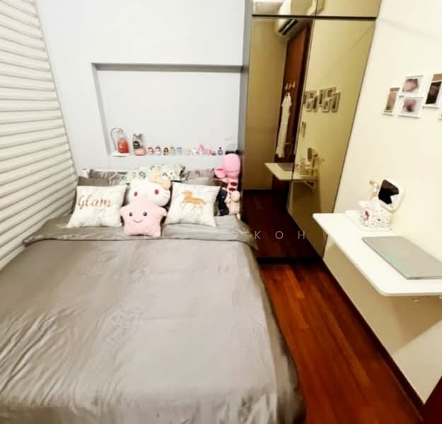 Qube Suites Condominium For Sale at S$ 760,000 | PropertyGuru Singapore - Bedroom