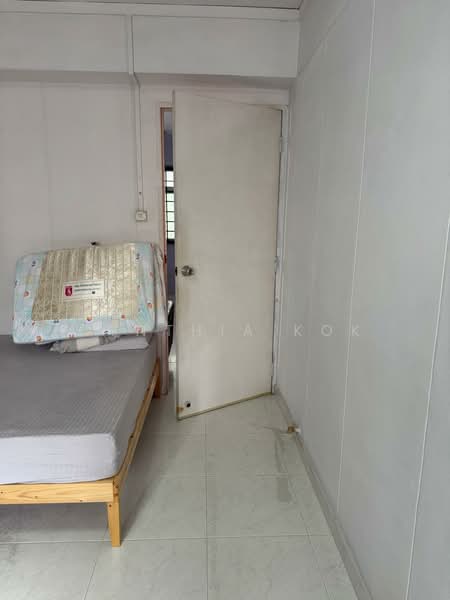 743 Woodlands Circle HDB Flat For Sale at S$ 538,000 | PropertyGuru Singapore - Bedroom