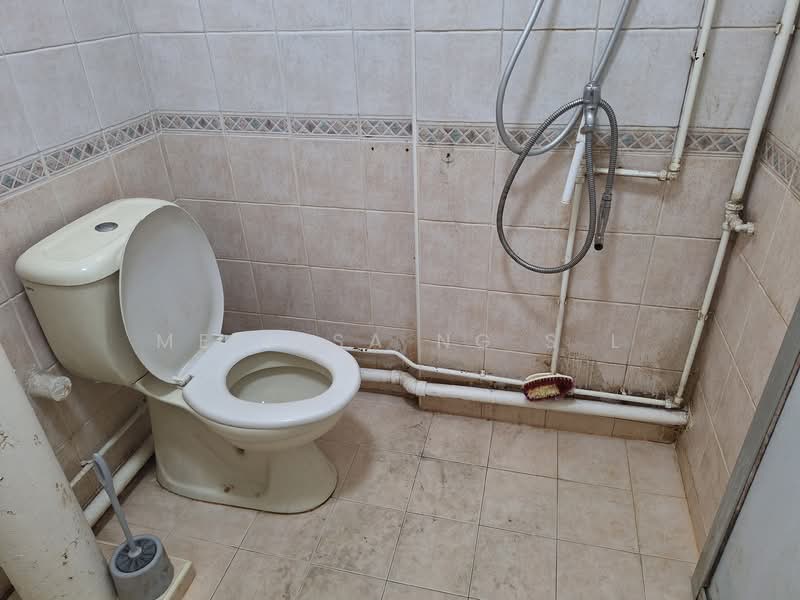 233 Jurong East Street 21, 233 Jurong East Street 21, Room Rental, 110 sqft, HDB Flat For Rent, by Melissa Ng S L, 500095255 - Bathroom - PropertyGuru.com.sg