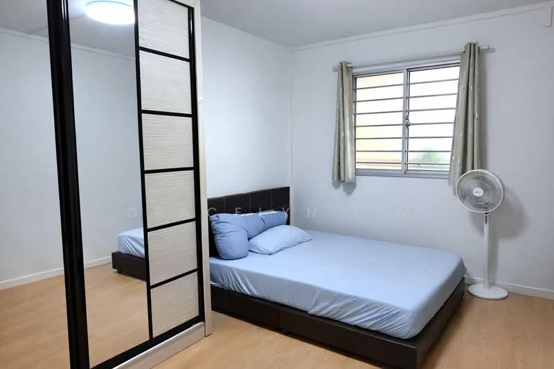 304 Bukit Batok Street 31 HDB Flat For Sale at S$ 468,000 | PropertyGuru Singapore - Bedroom