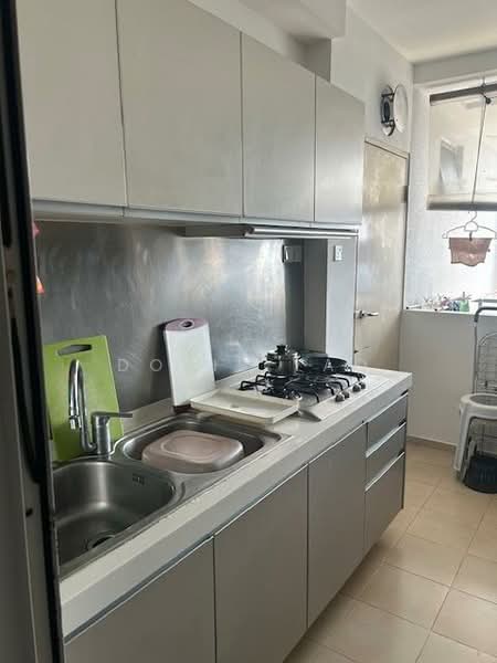 De Royale Condominium For Sale at S$ 2,600,000 | PropertyGuru Singapore - Kitchen