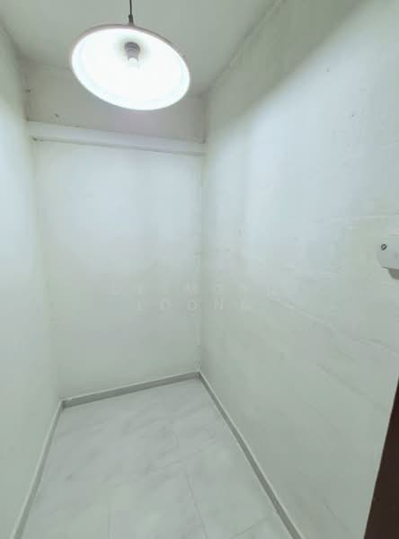 401 Bedok North Avenue 3, 401 Bedok North Avenue 3, 2 Bedrooms, 721 sqft, HDB Flat For Sale, by Desmond Loong, 500095270 - Storage Room - PropertyGuru.com.sg