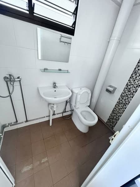 454 Tampines Street 42 HDB Flat For Sale at S$ 1,580,000 | PropertyGuru Singapore - Bathroom
