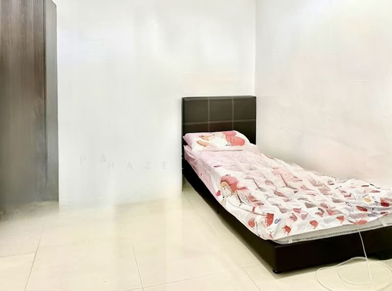 653A Jurong West Street 61 HDB Flat For Sale at S$ 598,000 | PropertyGuru Singapore - Bedroom