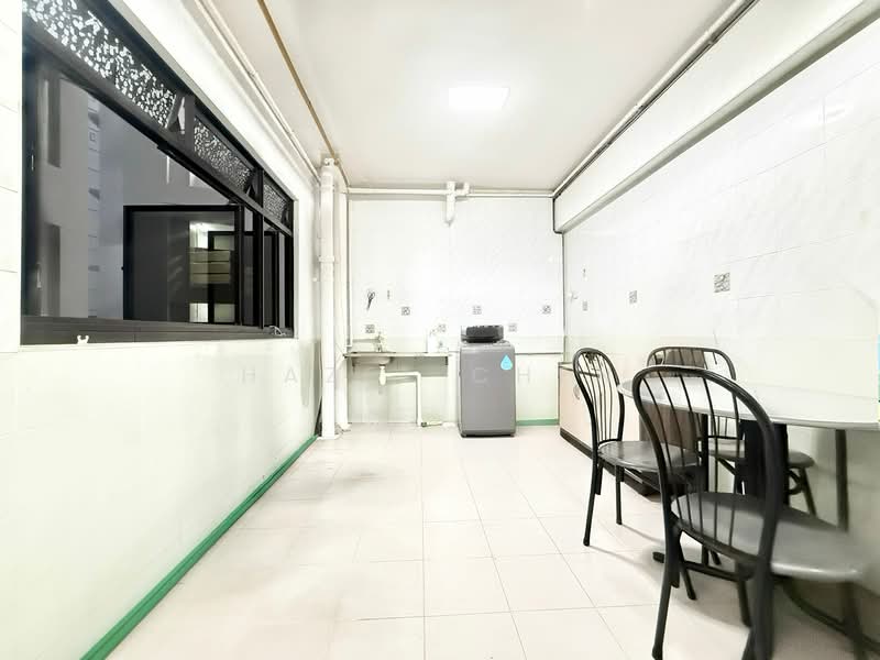 653A Jurong West Street 61, 653A Jurong West Street 61, 3 Bedrooms, 1,195 sqft, HDB Flat For Sale, by Hazel Chen, 500095313 - Kitchen - PropertyGuru.com.sg
