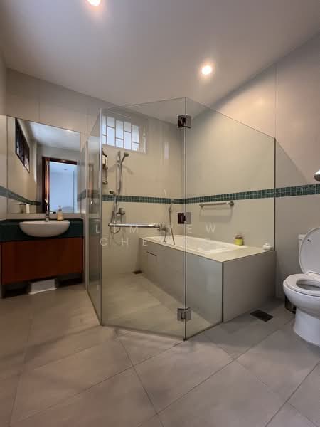 Cypress Avenue, , 5 Bedrooms, 3,800 sqft, Bungalow House For Rent, by Lim Yew Cheong, 500095318 - Bathroom - PropertyGuru.com.sg