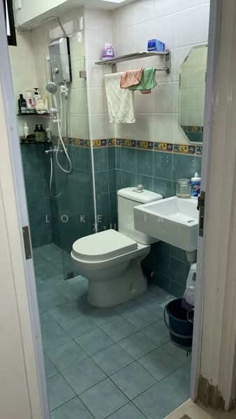 625 Senja Road, 625 Senja Road, 3 Bedrooms, 1,184 sqft, HDB Flat For Rent, by Loke Xian Xun, 500095322 - Bathroom - PropertyGuru.com.sg