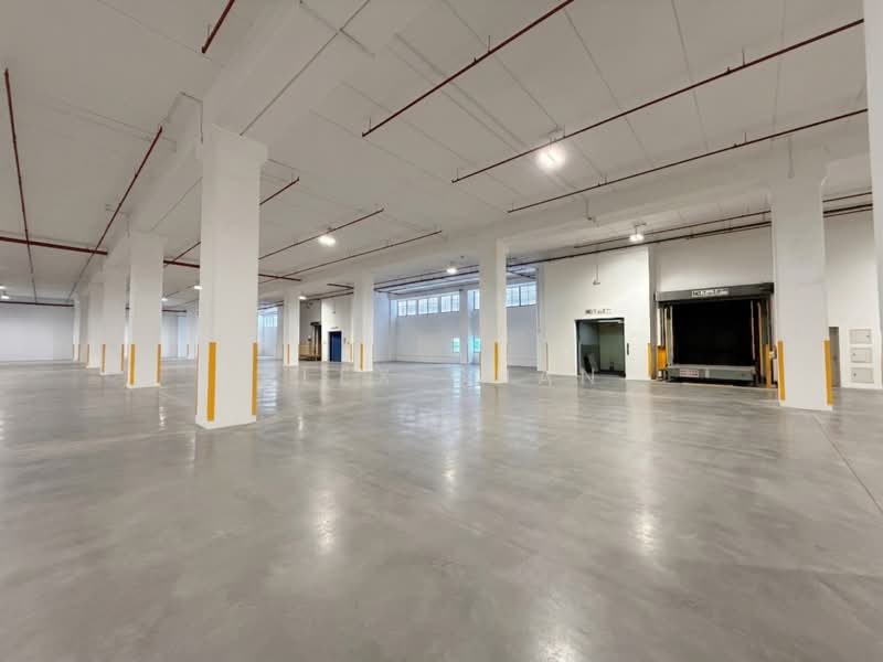 Cheapest in Jurong | $1psf | Standalone | Loading Bays | 7m Ceiling, Jurong, 195,000 sqft, Warehouse For Rent, by Alex Chan, 500095326 - Interior - CommercialGuru.com.sg