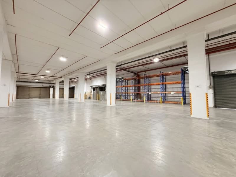 Cheapest in Jurong | $1psf | Standalone | Loading Bays | 7m Ceiling, Jurong, 195,000 sqft, Warehouse For Rent, by Alex Chan, 500095326 - Interior - CommercialGuru.com.sg