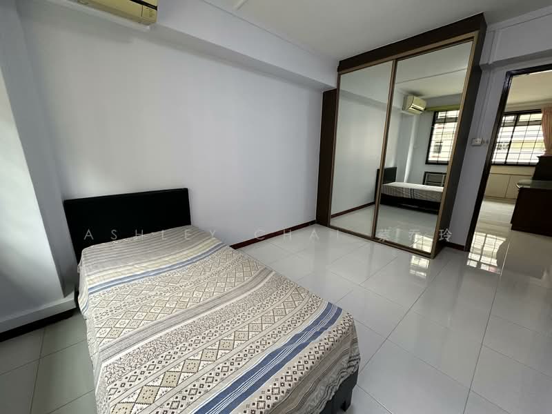 304 Tampines Street 32 HDB Flat For Sale at S$ 788,000 | PropertyGuru Singapore - Bedroom