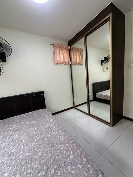 304 Tampines Street 32 HDB Flat For Sale at S$ 788,000 | PropertyGuru Singapore - Bedroom