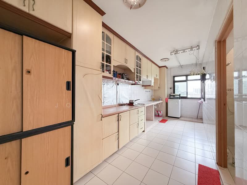 661C Jurong West Street 64 HDB Flat For Sale at S$ 600,000 | PropertyGuru Singapore - Kitchen