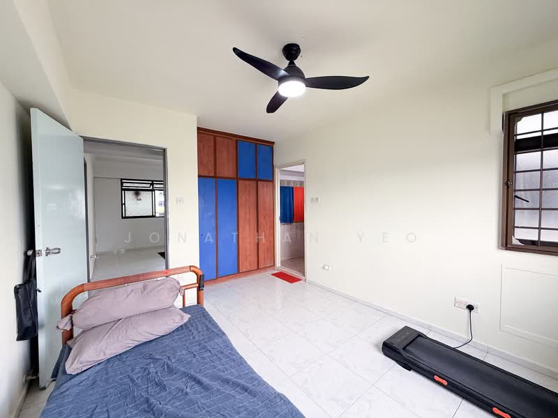 661C Jurong West Street 64 HDB Flat For Sale at S$ 600,000 | PropertyGuru Singapore - Bedroom