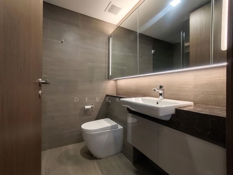 Parc Esta Condominium For Sale at S$ 1,750,000 | PropertyGuru Singapore - Bathroom