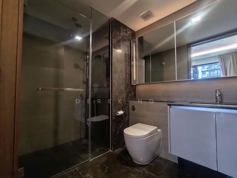 Parc Esta Condominium For Sale at S$ 1,750,000 | PropertyGuru Singapore - Bathroom