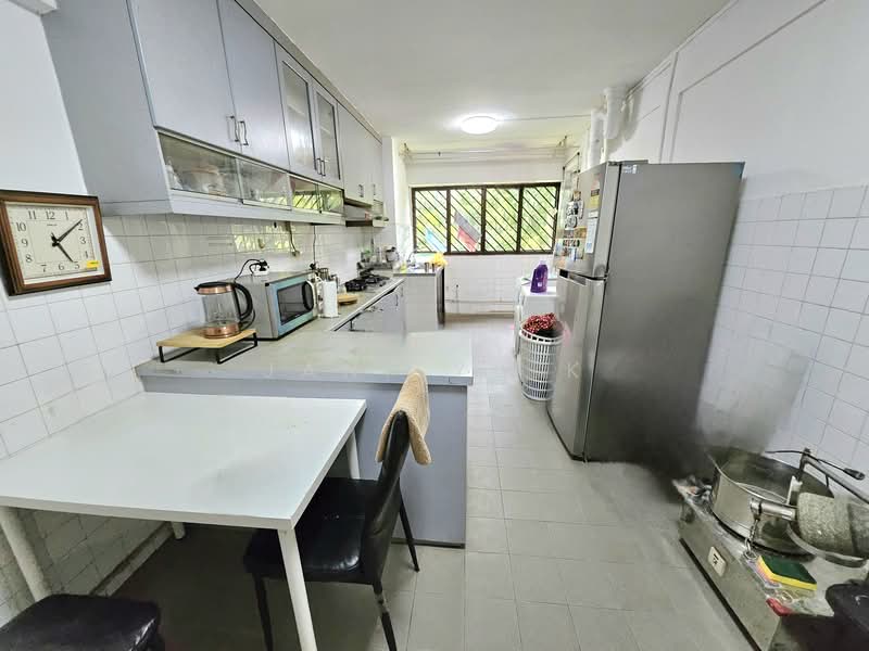 412 Commonwealth Avenue West, 412 Commonwealth Avenue West, 3 Bedrooms, 1,044 sqft, HDB Flat For Rent, by Janilyn K, 500095367 - Kitchen - PropertyGuru.com.sg