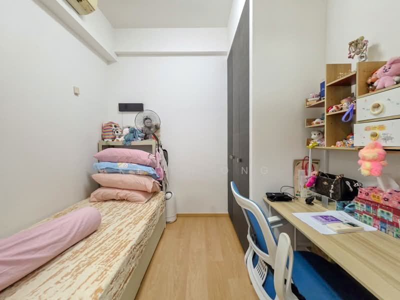 Rosewood Suites Condominium For Sale at S$ 1,500,000 | PropertyGuru Singapore - Bedroom