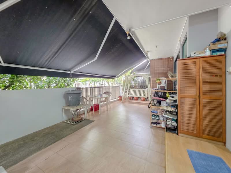 Rosewood Suites Condominium For Sale at S$ 1,500,000 | PropertyGuru Singapore - Balcony