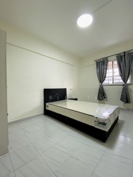 227 Bukit Batok Central, 227 Bukit Batok Central, 3 Bedrooms, 1,001 sqft, HDB Flat For Rent, by Charles Teo, 500095382 - Bedroom - PropertyGuru.com.sg