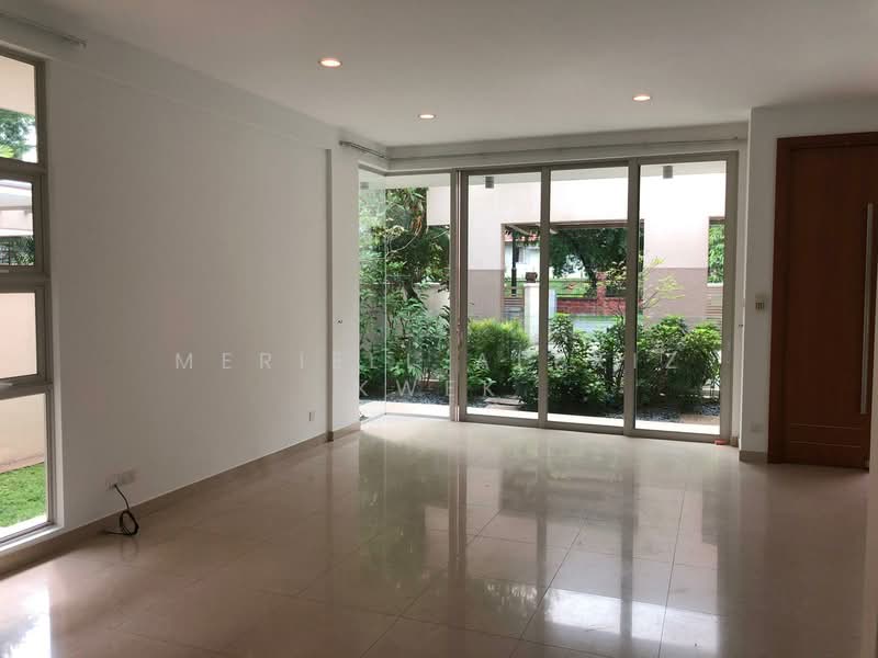 37 Cotswold Close - Multi-generation home near International School, , 7 Bedrooms, 5,700 sqft, Detached House For Rent, by Meriell Alexiz Kwek, 500095387 - Living Room - PropertyGuru.com.sg
