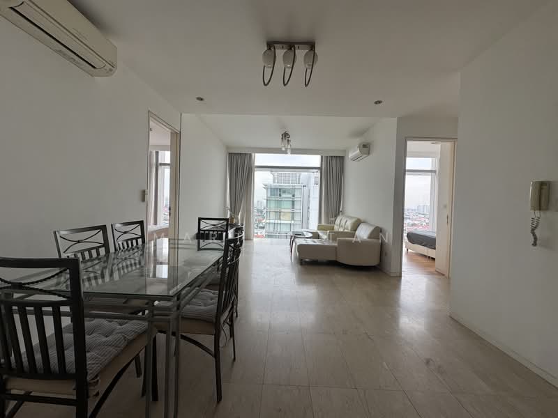 The Trumps, 1 Jalan Kembangan, 2 Bedrooms, 947 sqft, Condominium For Rent, by Martin Tan, 500095401 - Living Room - PropertyGuru.com.sg