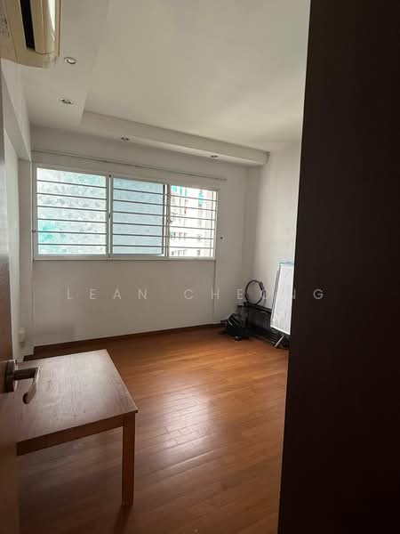 330 Jurong East Avenue 1 HDB Flat For Sale at S$ 580,000 | PropertyGuru Singapore - Interior