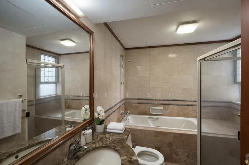 The Bayshore Condominium For Sale at S$ 1,300,000 | PropertyGuru Singapore - Bathroom