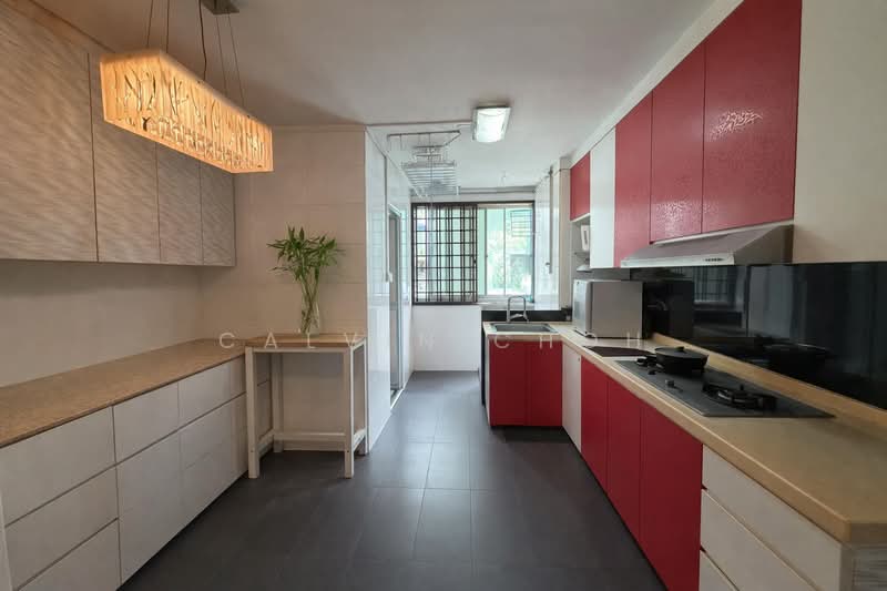 824 Jurong West Street 81 HDB Flat For Sale at S$ 638,000 | PropertyGuru Singapore - Kitchen