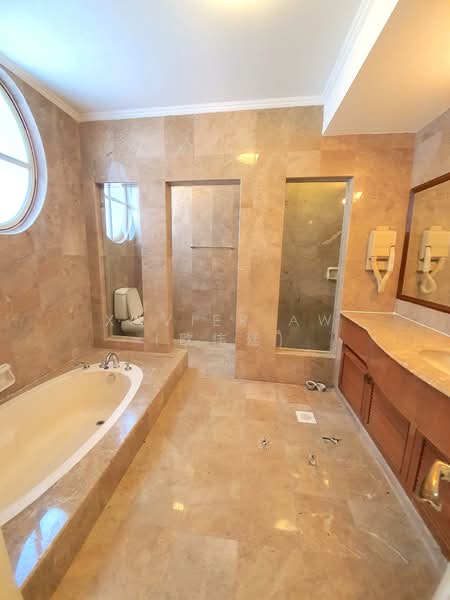 Woodgrove Estate, 20 Woodgrove Avenue, 6 Bedrooms, 6,674 sqft, Detached House For Rent, by Xavier Aw (欧伟廷), 500095460 - Bathroom - PropertyGuru.com.sg