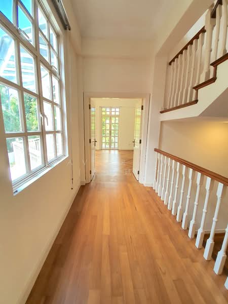 Woodgrove Estate, 20 Woodgrove Avenue, 6 Bedrooms, 6,674 sqft, Detached House For Rent, by Xavier Aw (欧伟廷), 500095460 - Corridor - PropertyGuru.com.sg