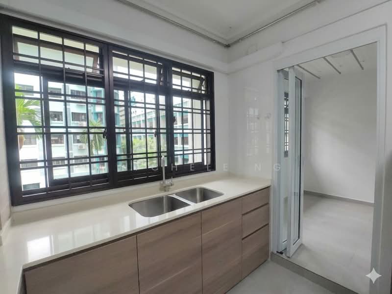 353 Kang Ching Road HDB Flat For Sale at S$ 650,000 | PropertyGuru Singapore - Kitchen