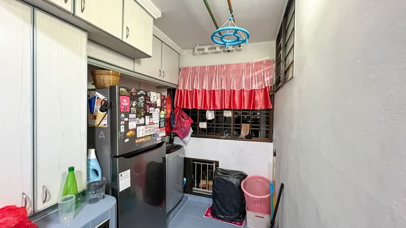 507 Jelapang Road HDB Flat For Sale at S$ 520,000 | PropertyGuru Singapore - Service Yard