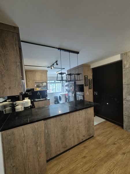 468 Hougang Avenue 8 HDB Flat For Sale at S$ 680,000 | PropertyGuru Singapore - Kitchen