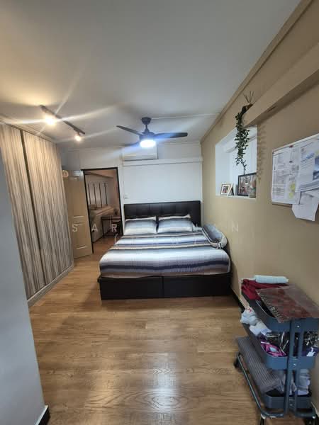 468 Hougang Avenue 8 HDB Flat For Sale at S$ 680,000 | PropertyGuru Singapore - Bedroom