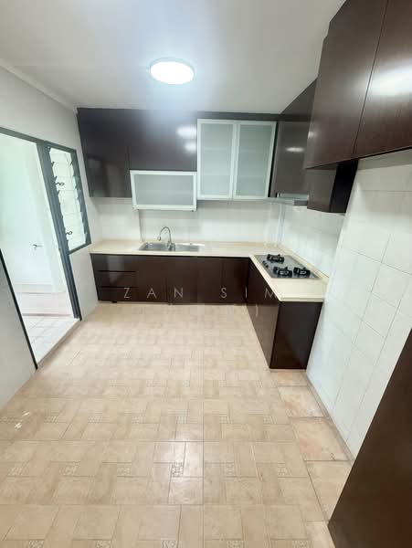 546 Serangoon North Avenue 3, 546 Serangoon North Avenue 3, Room Rental, 230 sqft, HDB Flat For Rent, by Zan Sim (沈瓒延), 500095475 - Kitchen - PropertyGuru.com.sg