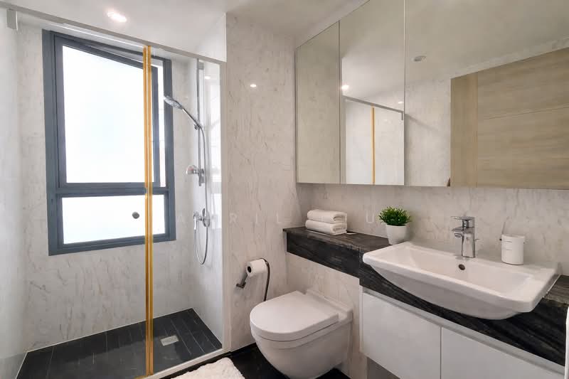 Sophia Hills, 23 Mount Sophia, 2 Bedrooms, 700 sqft, Condominium For Rent, by April Liu, 500095480 - Master Bathroom - PropertyGuru.com.sg