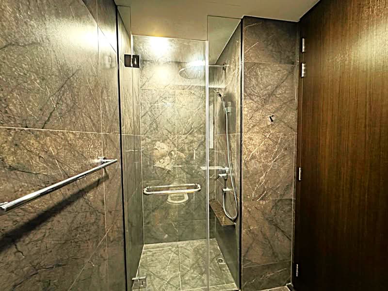 Hyll on Holland Condominium For Sale at S$ 1,698,000 | PropertyGuru Singapore - Bathroom