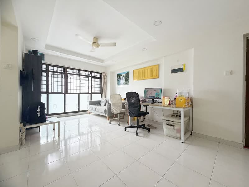 309B Anchorvale Road HDB Flat For Sale at S$ 620,000 | PropertyGuru Singapore - Living Room