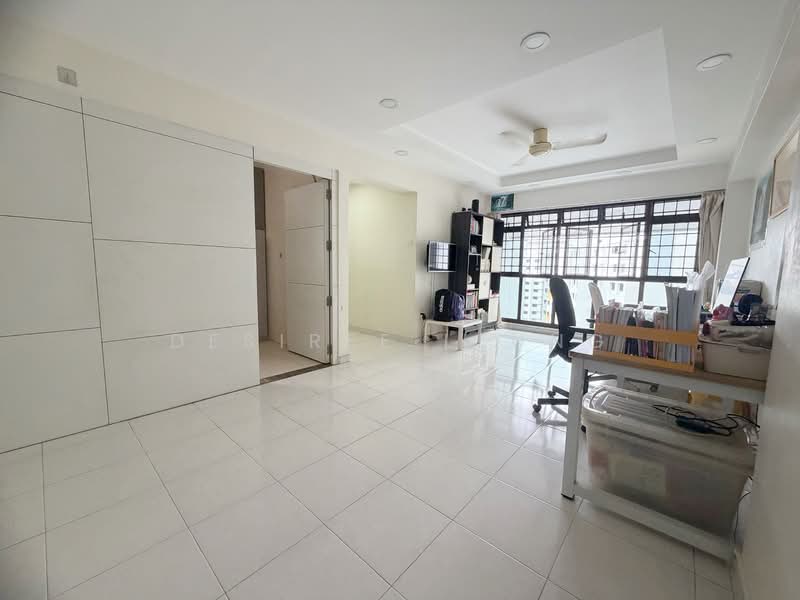 309B Anchorvale Road HDB Flat For Sale at S$ 620,000 | PropertyGuru Singapore - Living Room