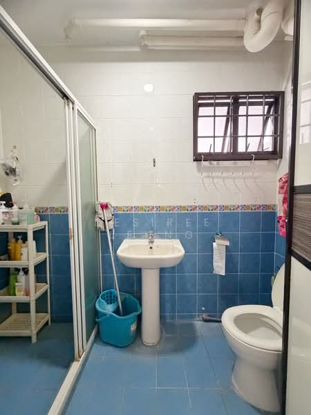 309B Anchorvale Road HDB Flat For Sale at S$ 620,000 | PropertyGuru Singapore - Bathroom