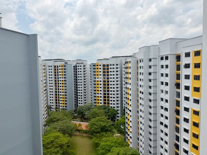 309B Anchorvale Road HDB Flat For Sale at S$ 620,000 | PropertyGuru Singapore - Living room view