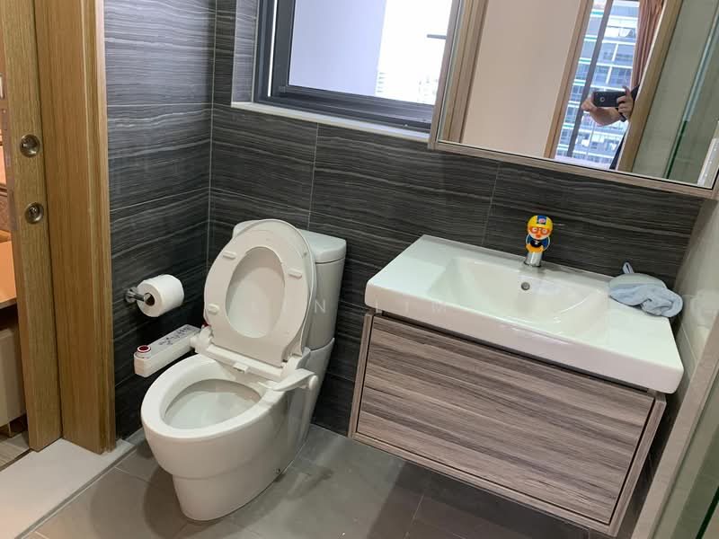 Coco Palms Condominium For Sale at S$ 2,377,000 | PropertyGuru Singapore - Bathroom