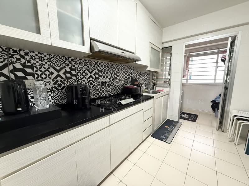 443A Fernvale Road HDB Flat For Sale at S$ 638,888 | PropertyGuru Singapore - Kitchen