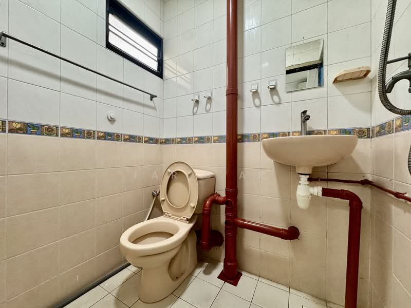 55 Telok Blangah Drive, 55 Telok Blangah Drive, 2 Bedrooms, 764 sqft, HDB Flat For Rent, by Faris Ar, 500095507 - Master Bathroom - PropertyGuru.com.sg