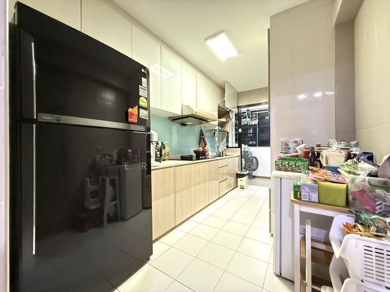 336C Yishun Street 31 HDB Flat For Sale at S$ 688,000 | PropertyGuru Singapore - Kitchen