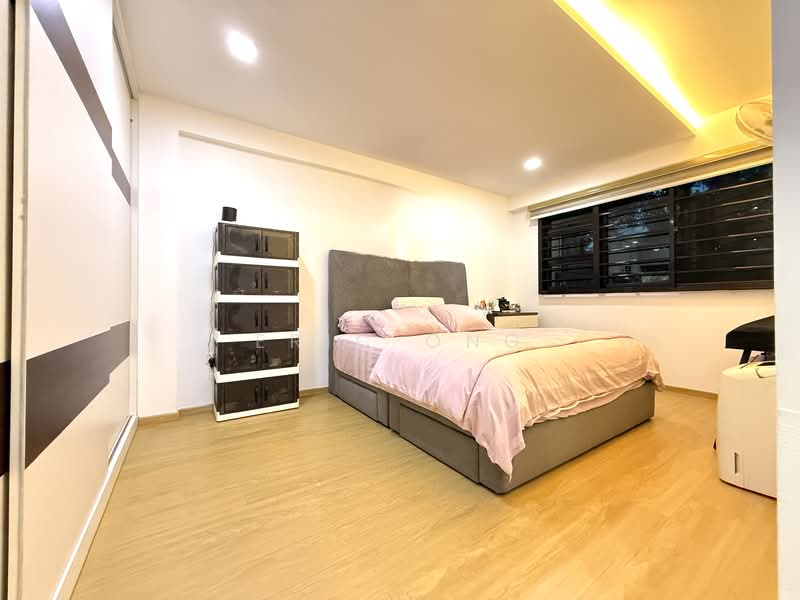 336C Yishun Street 31 HDB Flat For Sale at S$ 688,000 | PropertyGuru Singapore - Bedroom