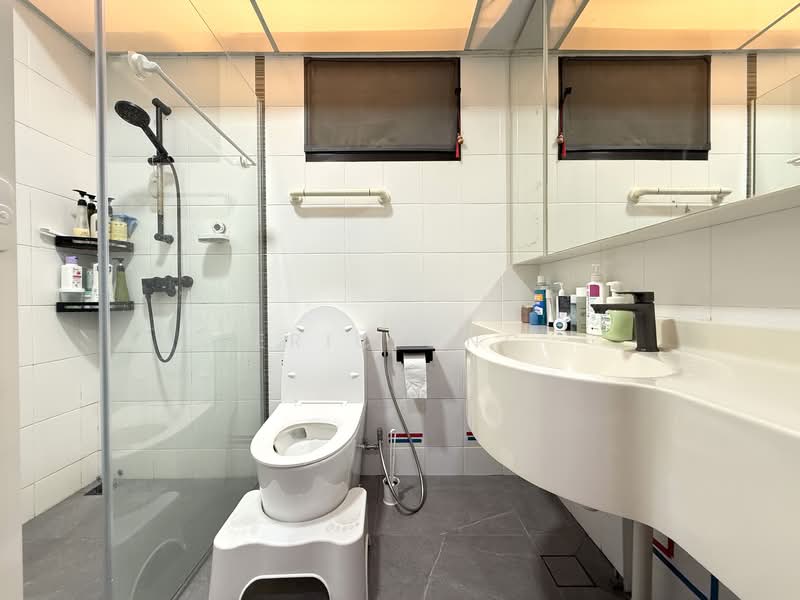 336C Yishun Street 31 HDB Flat For Sale at S$ 688,000 | PropertyGuru Singapore - Bathroom