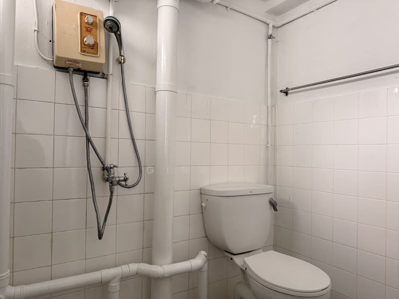 45 Telok Blangah Drive HDB Flat For Sale at S$ 340,000 | PropertyGuru Singapore - Bathroom