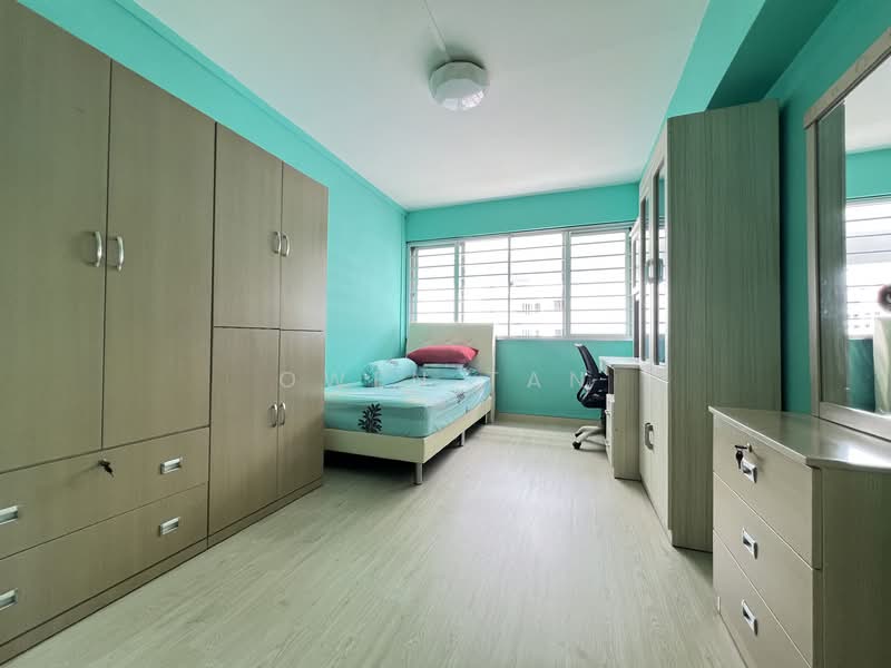 408 Choa Chu Kang Avenue 3 HDB Flat For Sale at S$ 650,000 | PropertyGuru Singapore - Bedroom