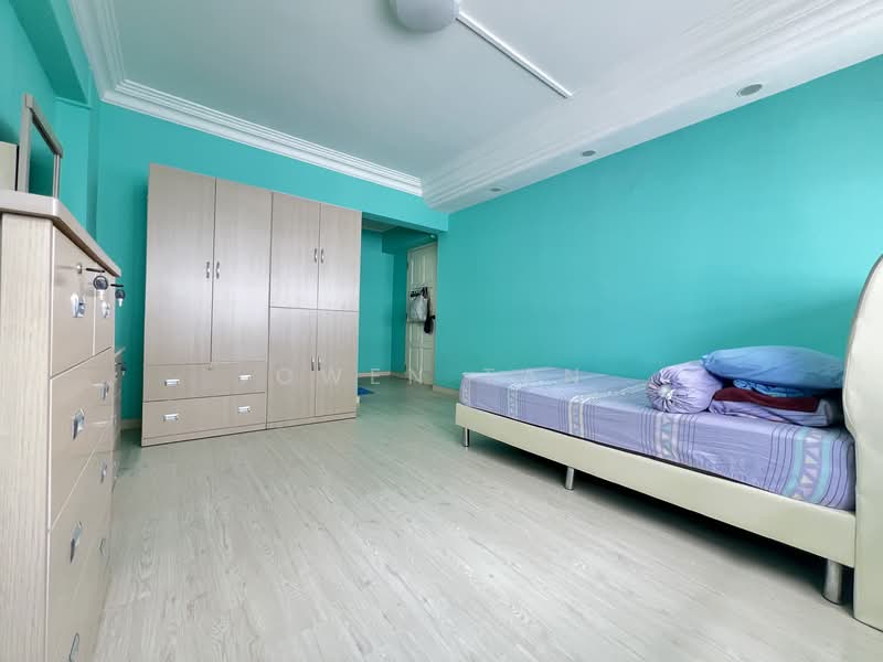 408 Choa Chu Kang Avenue 3 HDB Flat For Sale at S$ 650,000 | PropertyGuru Singapore - Bedroom